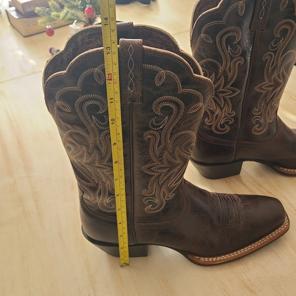*Brand New* Ariat Cowboy Boots - Picture 5 of 8